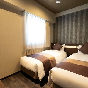Twin Room Non-Smoking Check-out at 1200 pm